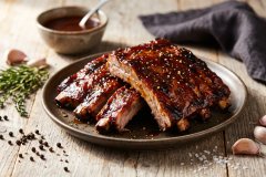 BBQ_pork_ribs_on_plate_2K_20261007113700