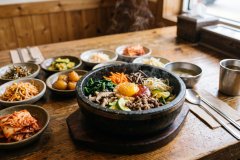 Bibimbap_in_stone_bowl_2K_20261007100426