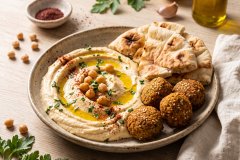 Hummus_with_falafel_and_pita_2K_20261007114531