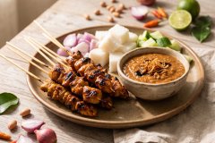 Satay_ayam_with_peanut_sauce_2K_20261007104919