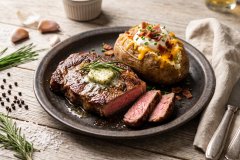 Steak_and_baked_potato_served_2K_20261007113715